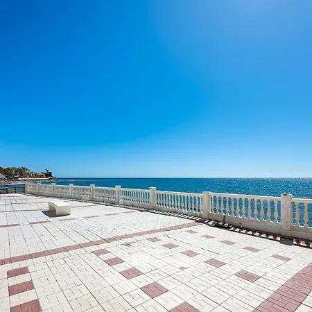 Fancy Direct Access To Sea✺parking✺pool Apartment
